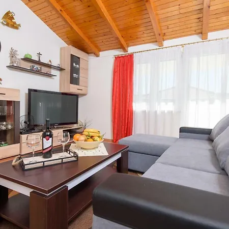 Zuta Vila * Kaštela